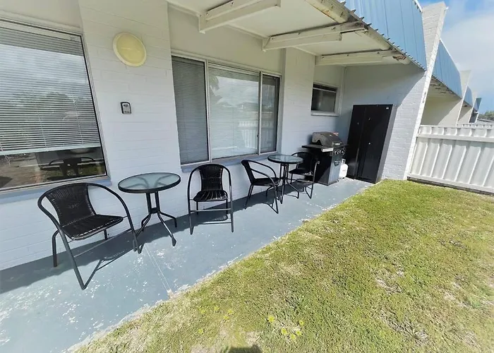 Three Palms Apartments Unit 1