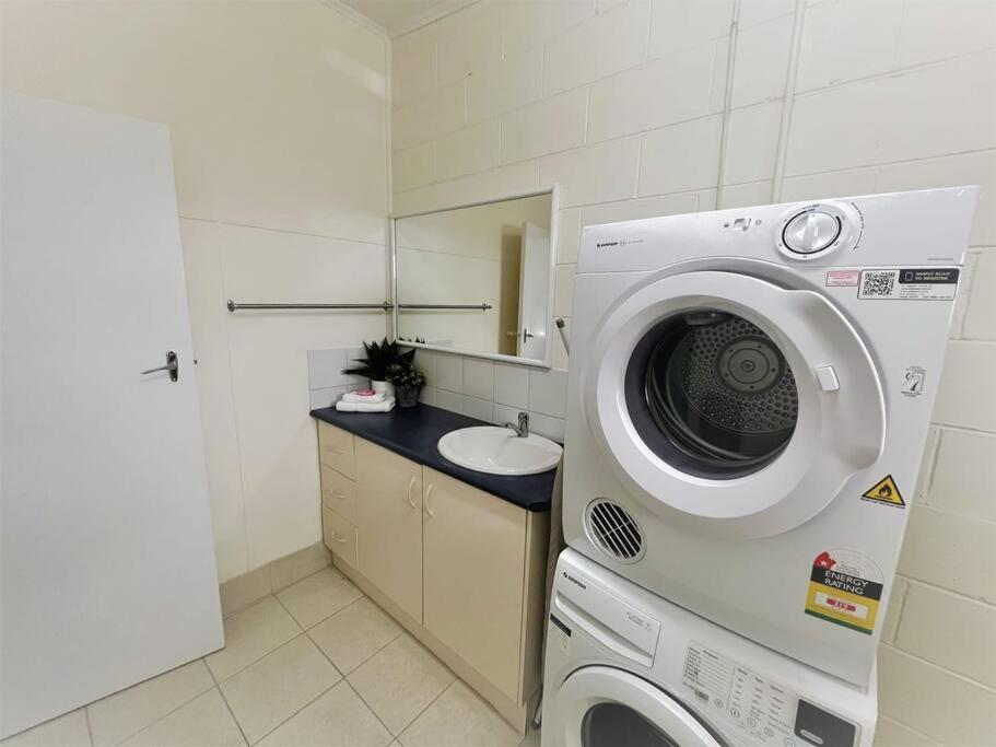 Apartment Three Palms Unit 1 Esperance