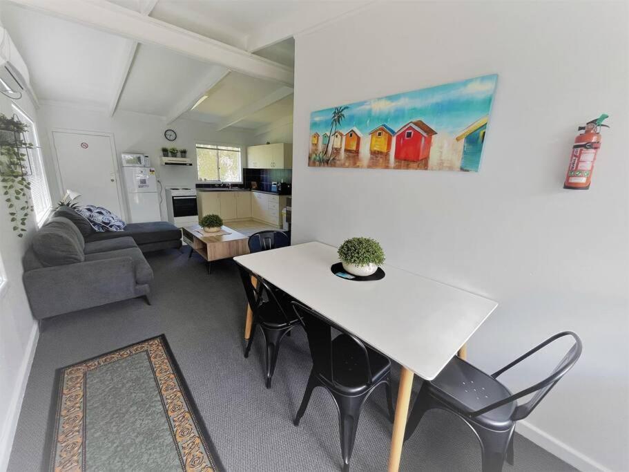 Three Palms Unit 1 Apartment *